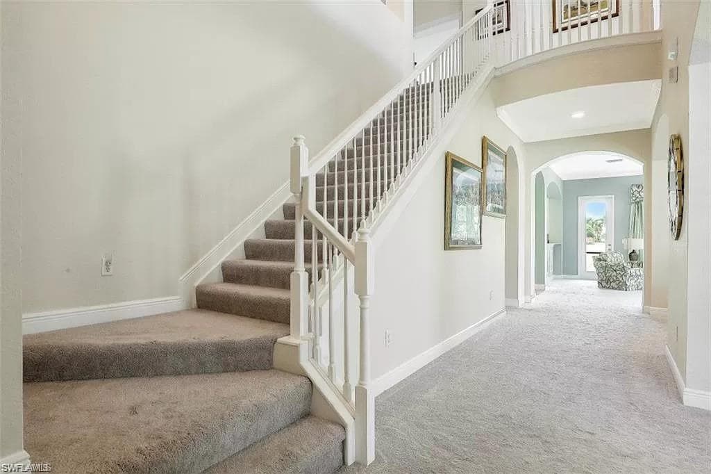 1724 Birdie Dr, Naples, FL 34120-3