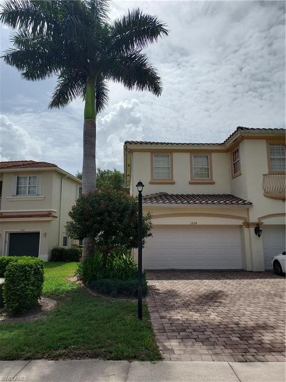 1724 Birdie Dr, Naples, FL 34120-41