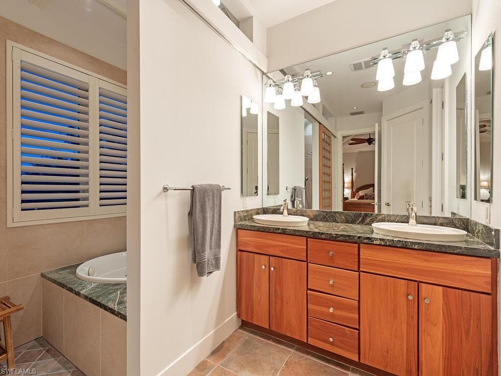 834 Hideaway Cir W, Marco Island, FL 34145-11