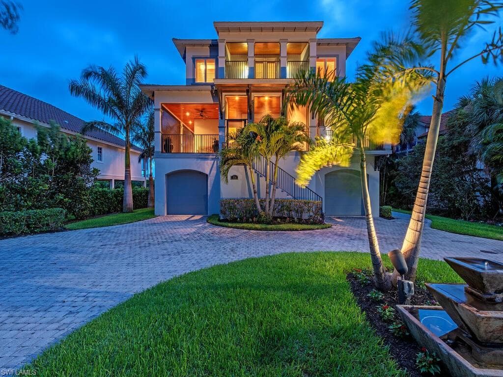 834 Hideaway Cir W, Marco Island, FL 34145-2