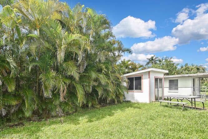 12161 Palm Dr, Fort Myers, FL 33908-18