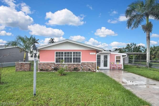 12161 Palm Dr, Fort Myers, FL 33908-1