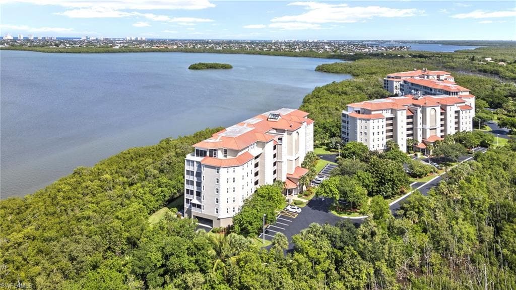 337 Vintage Bay Dr D4, Marco Island, FL 34145-33