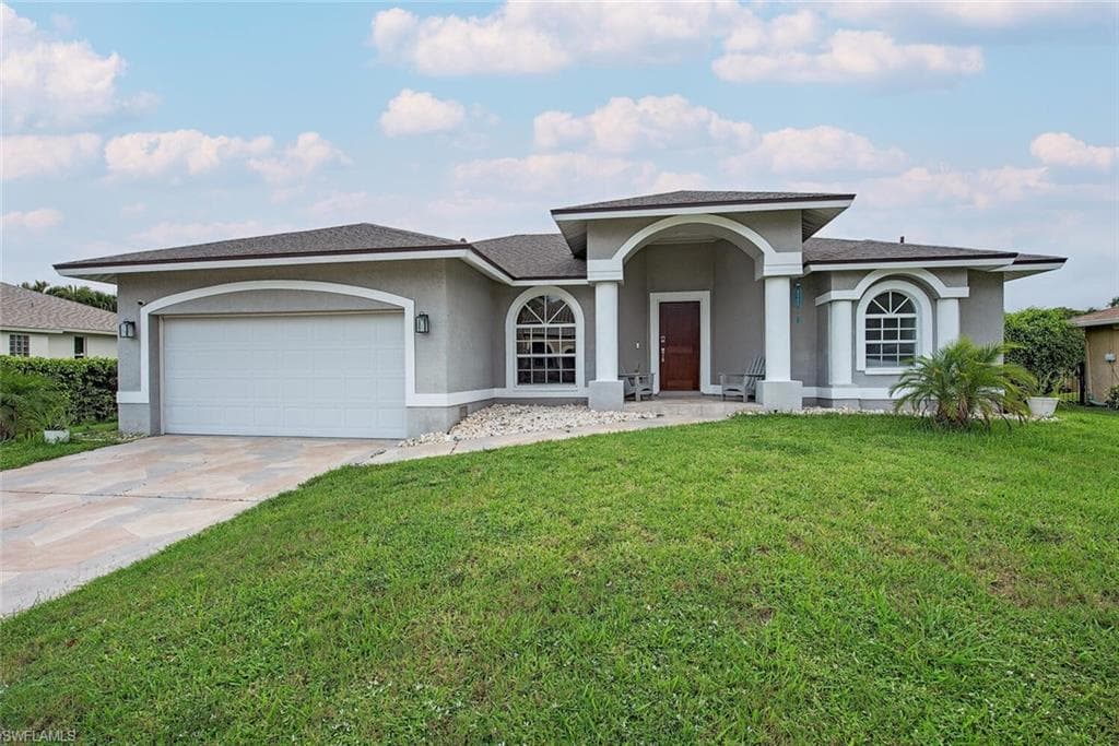 108 Greenview St, Marco Island, FL 34145-3