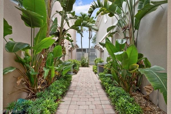 5569 Cove Cir 74, Naples, FL 34119-3