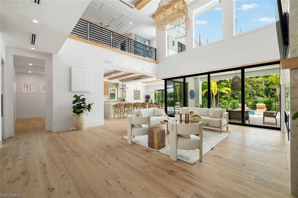 565 Whispering Pine Ln, Naples, FL 34103-9