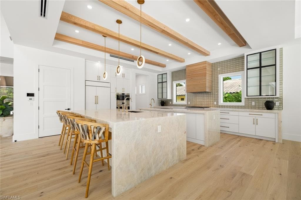 565 Whispering Pine Ln, Naples, FL 34103-14