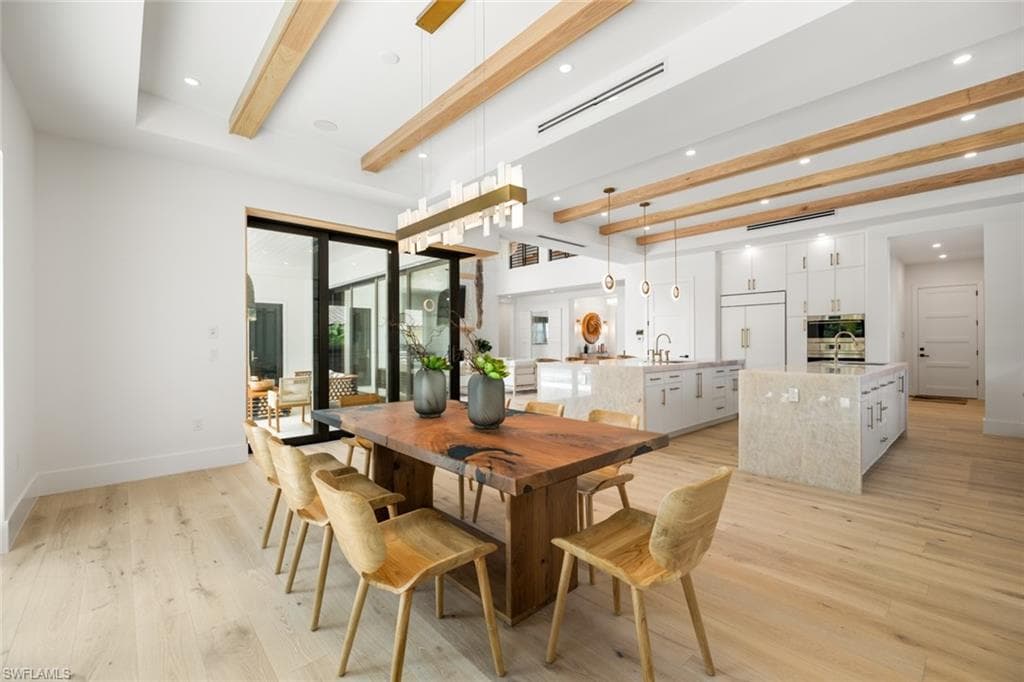 565 Whispering Pine Ln, Naples, FL 34103-16