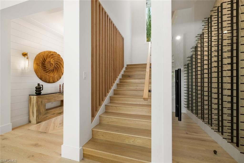 565 Whispering Pine Ln, Naples, FL 34103-31