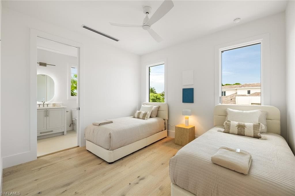 565 Whispering Pine Ln, Naples, FL 34103-34