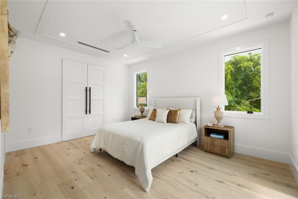 565 Whispering Pine Ln, Naples, FL 34103-36