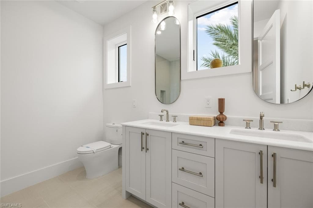 565 Whispering Pine Ln, Naples, FL 34103-40