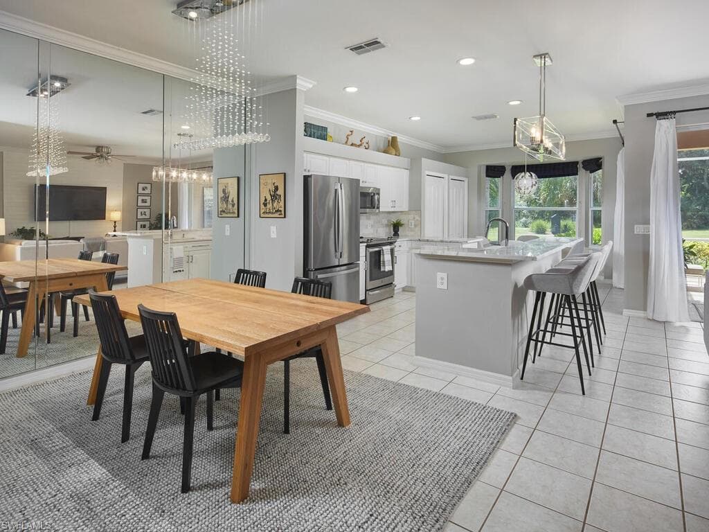 1720 Morning Sun Ln D10, Naples, FL 34119-1