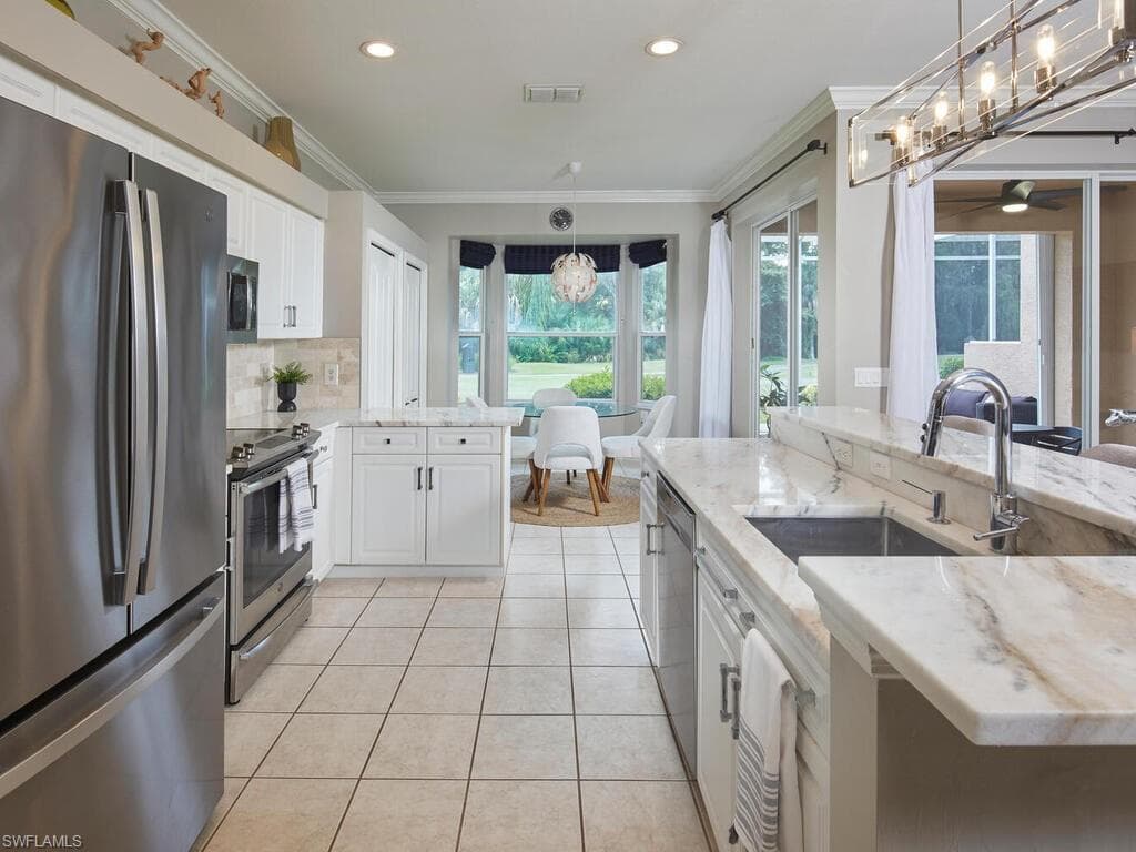 1720 Morning Sun Ln D10, Naples, FL 34119-8