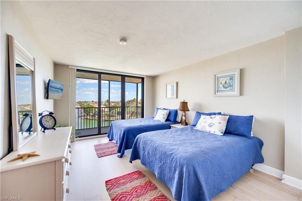 11030 Gulf Shore Dr 401, Naples, FL 34108-25