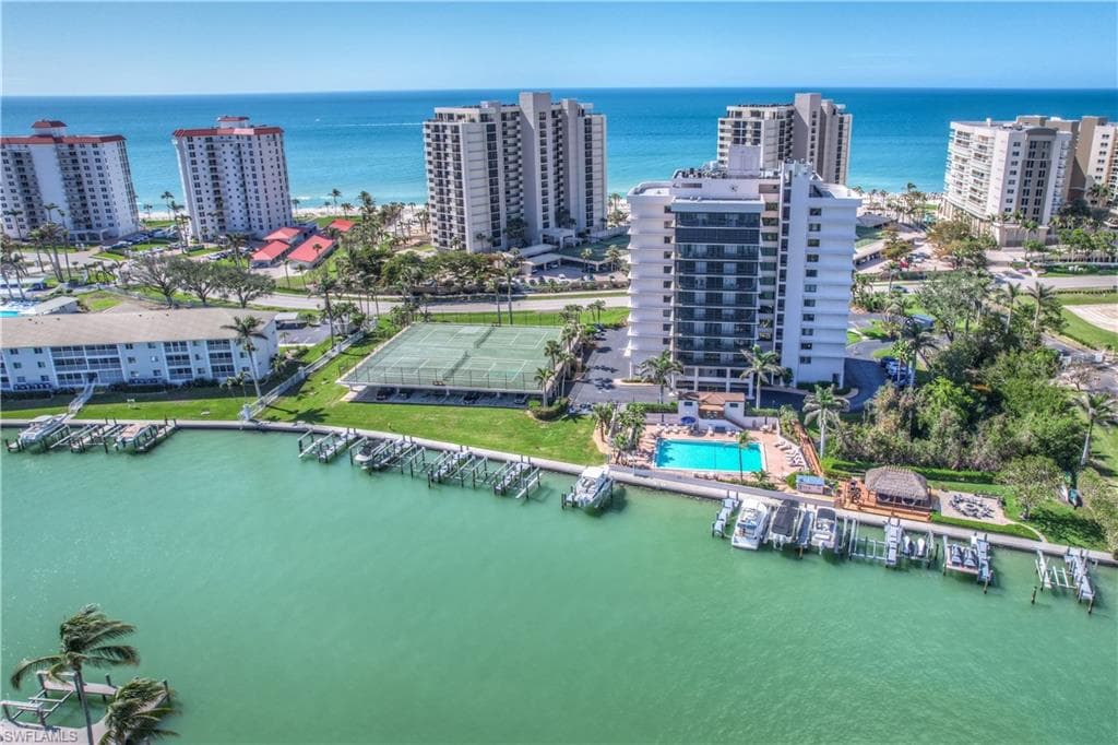 11030 Gulf Shore Dr 401, Naples, FL 34108-2