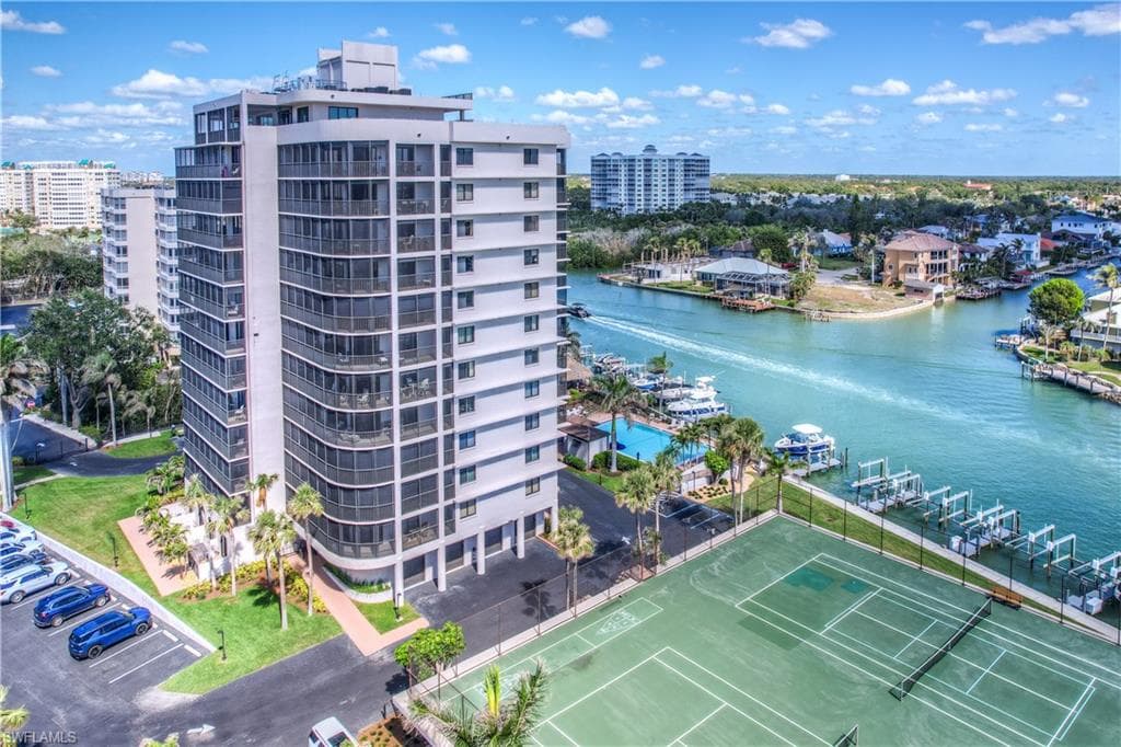 11030 Gulf Shore Dr 401, Naples, FL 34108-32