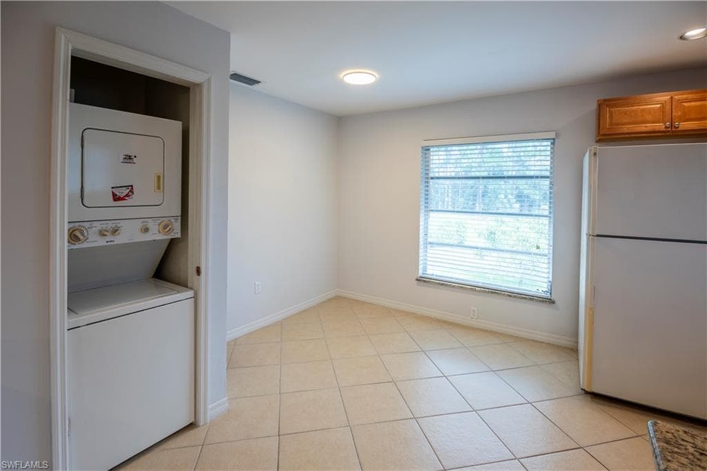 180 Cypress Way E B212, Naples, FL 34110-11