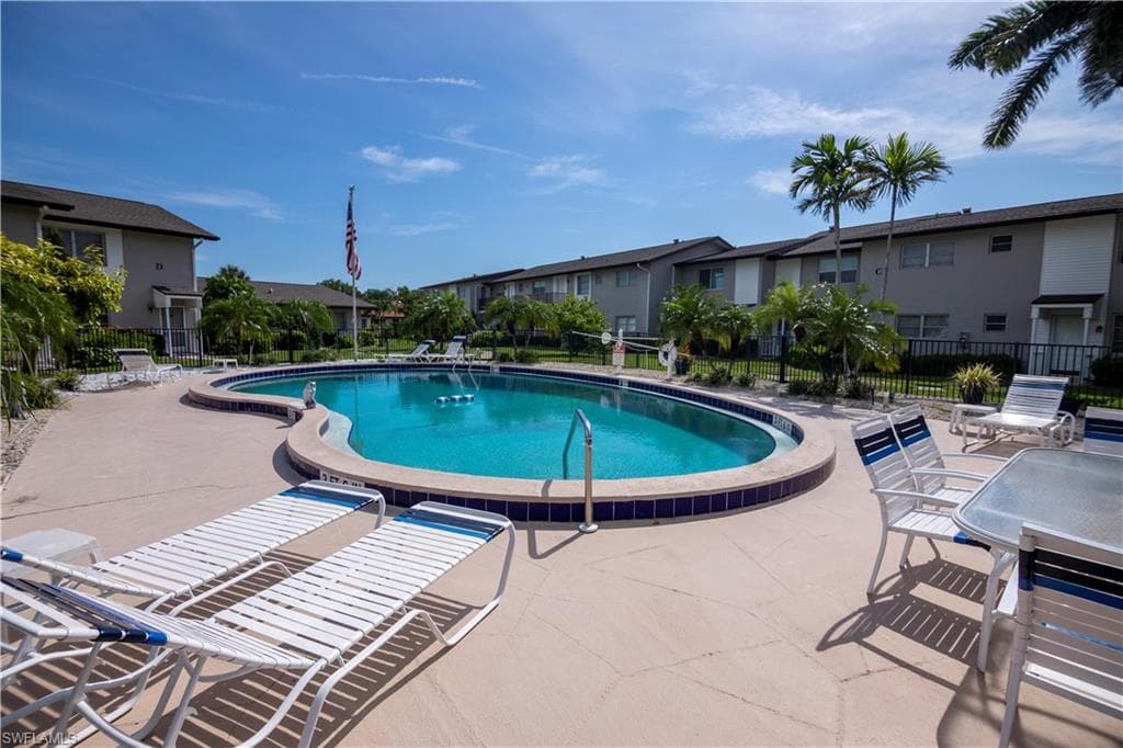 180 Cypress Way E B212, Naples, FL 34110-15