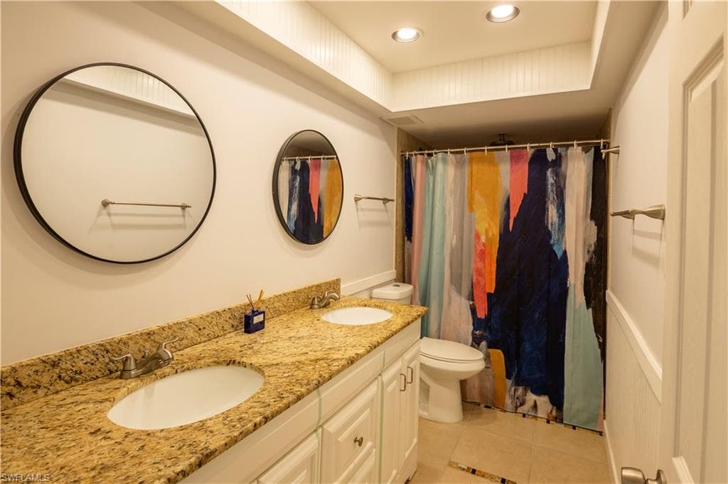 180 Cypress Way E B212, Naples, FL 34110-7