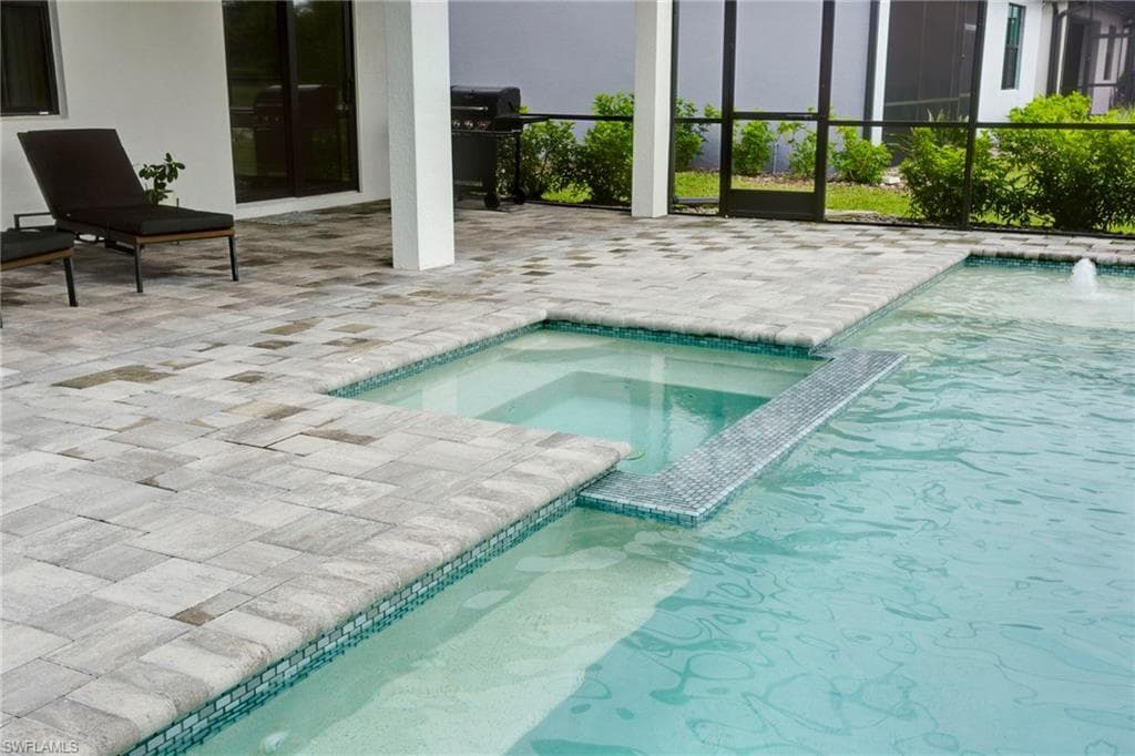 10478 Ventana Ln, Naples, FL 34120-21
