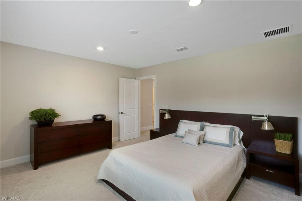 10478 Ventana Ln, Naples, FL 34120-26