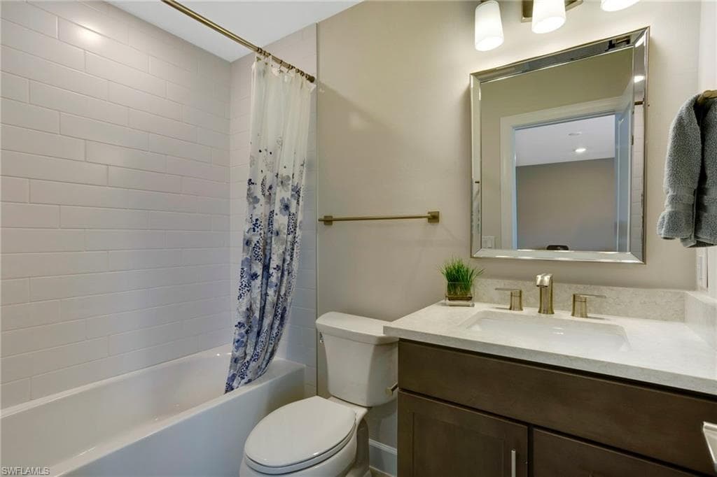 10478 Ventana Ln, Naples, FL 34120-27