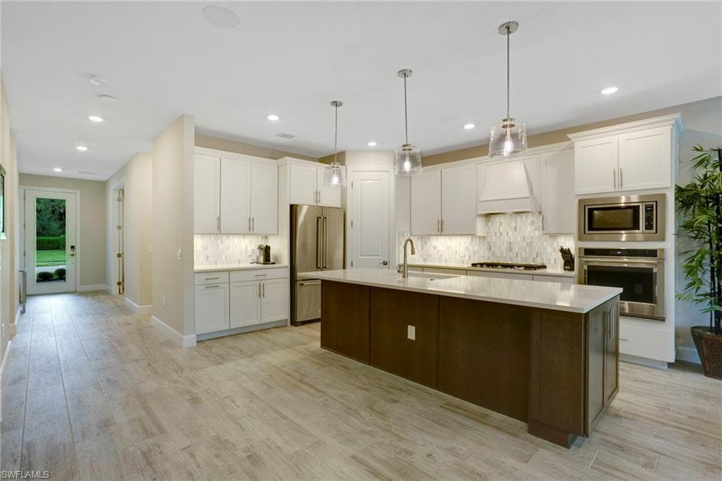10478 Ventana Ln, Naples, FL 34120-8