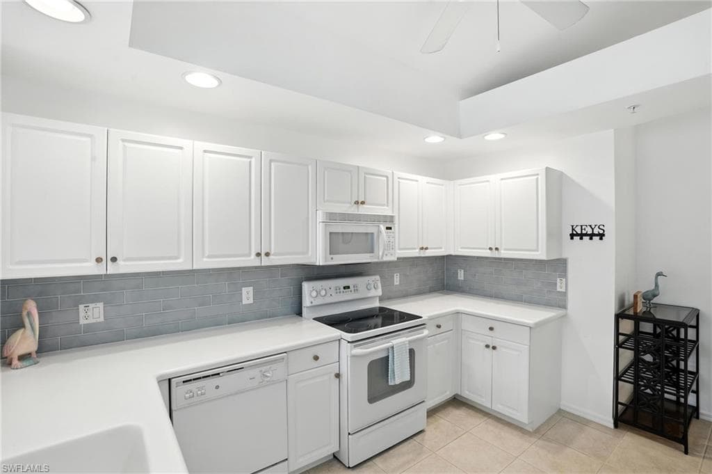 3425 Laurel Greens Ln S 203, Naples, FL 34119-14