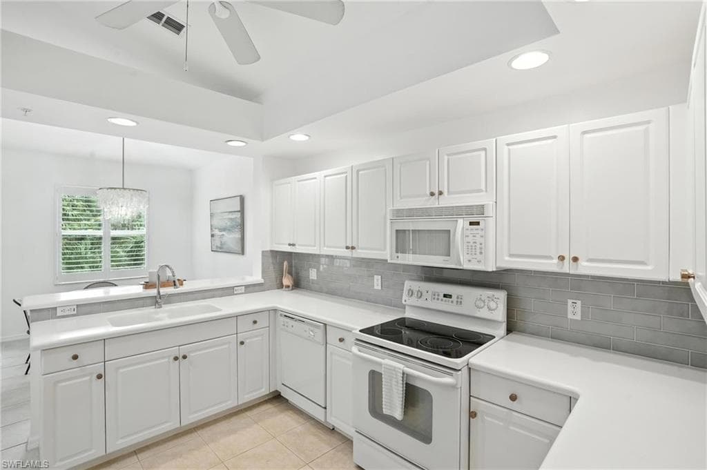 3425 Laurel Greens Ln S 203, Naples, FL 34119-17
