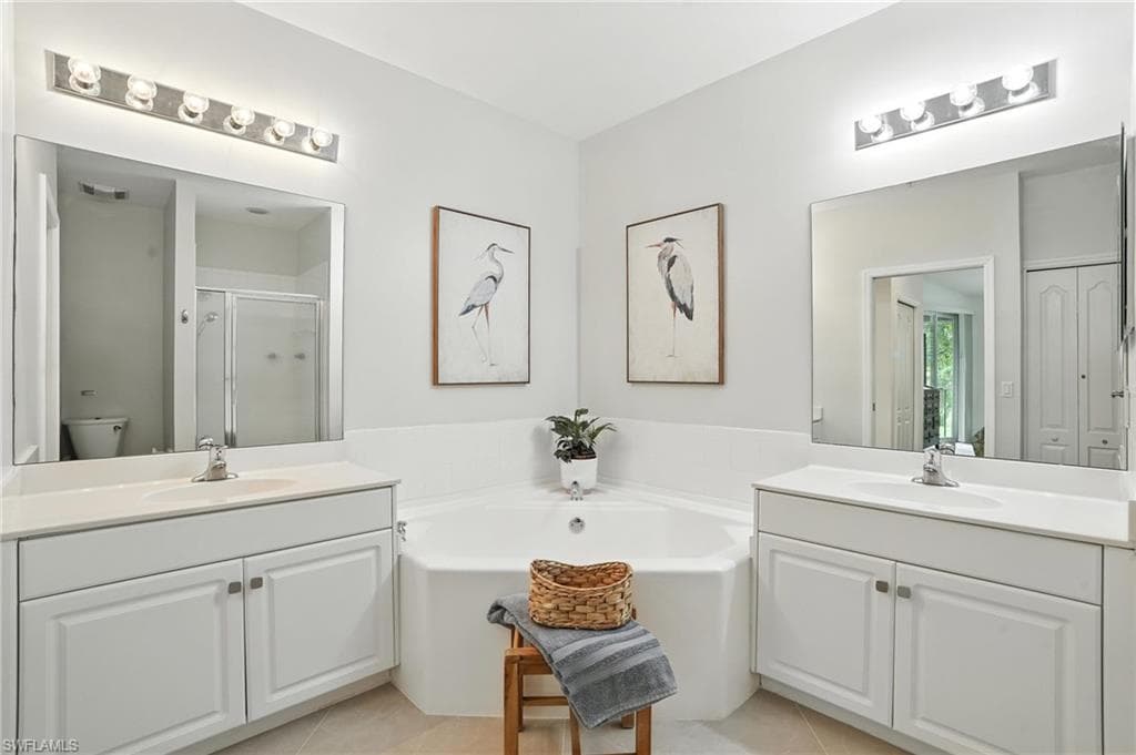 3425 Laurel Greens Ln S 203, Naples, FL 34119-23