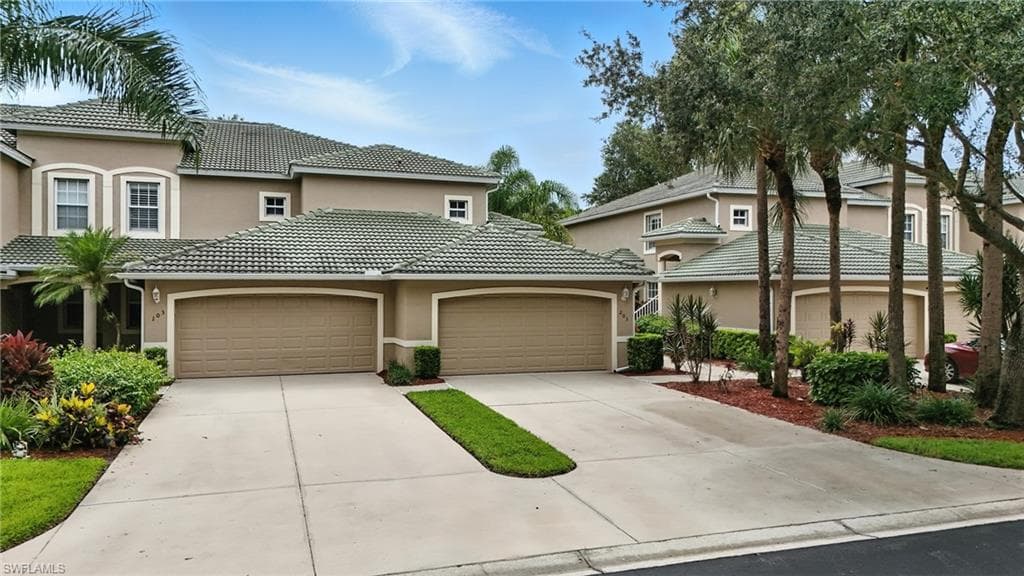3425 Laurel Greens Ln S 203, Naples, FL 34119-31