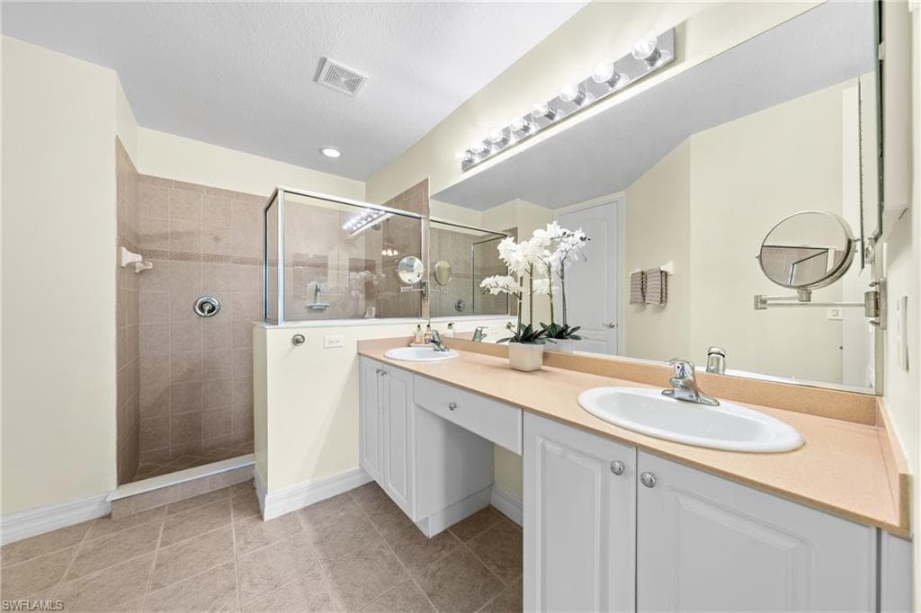 6031 Jonathans Bay Cir 401, Fort Myers, FL 33908-23