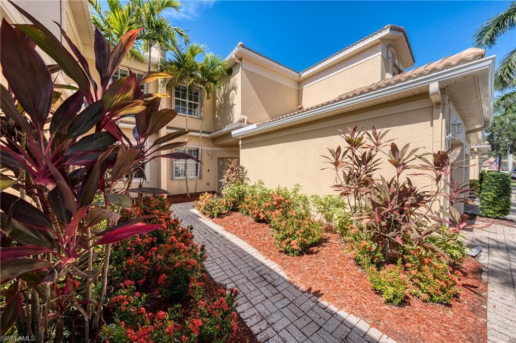 6031 Jonathans Bay Cir 401, Fort Myers, FL 33908-3