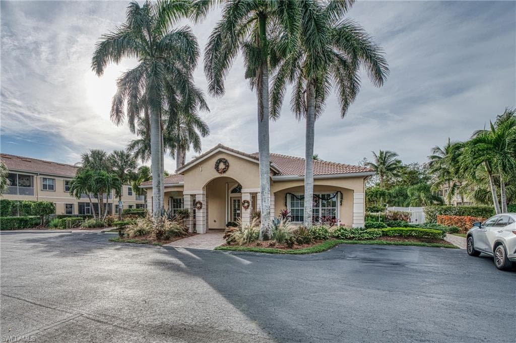 6031 Jonathans Bay Cir 401, Fort Myers, FL 33908-40
