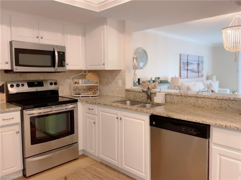 810 Meadowland Dr G, Naples, FL 34108-11