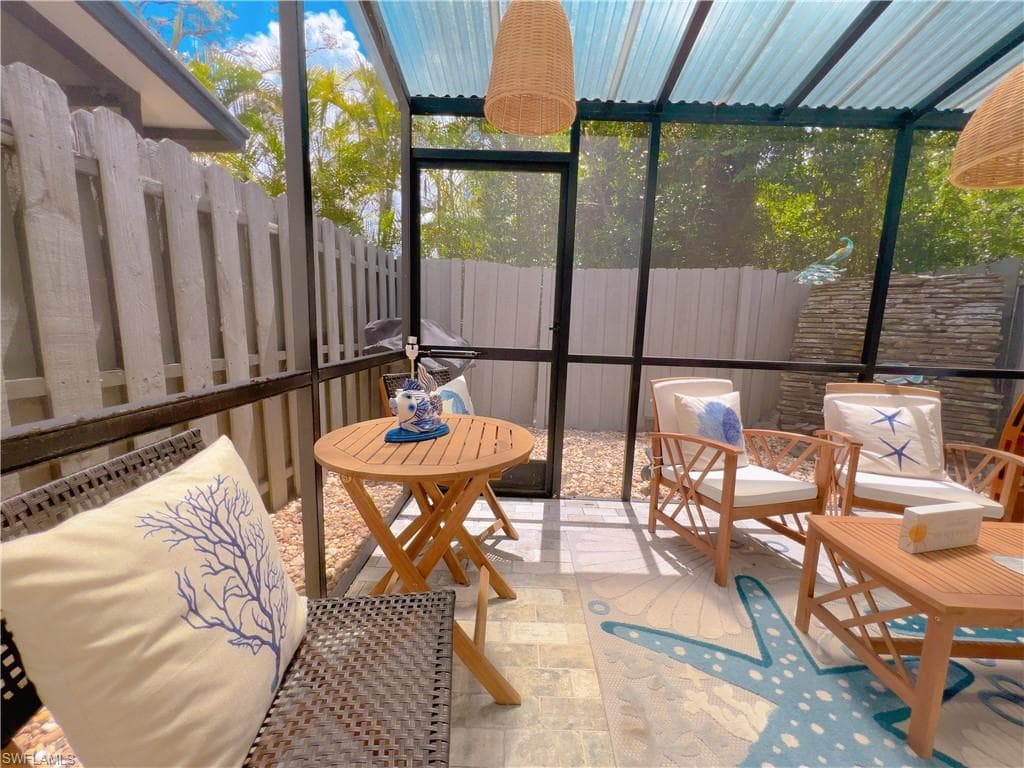 810 Meadowland Dr G, Naples, FL 34108-27