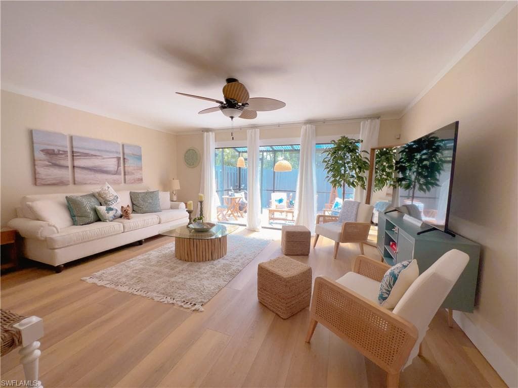 810 Meadowland Dr G, Naples, FL 34108-4