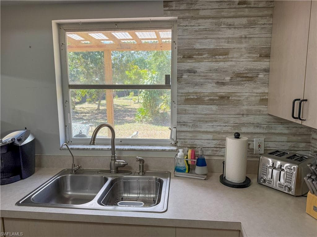 5870 Star Grass Ln, Naples, FL 34116-10