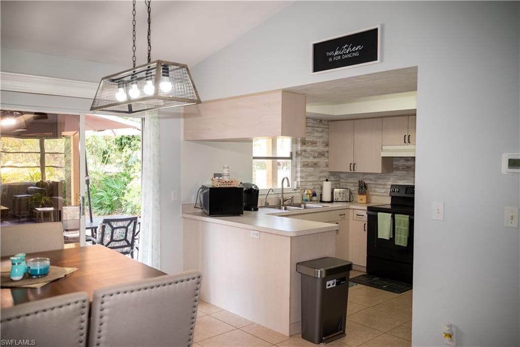 5870 Star Grass Ln, Naples, FL 34116-12