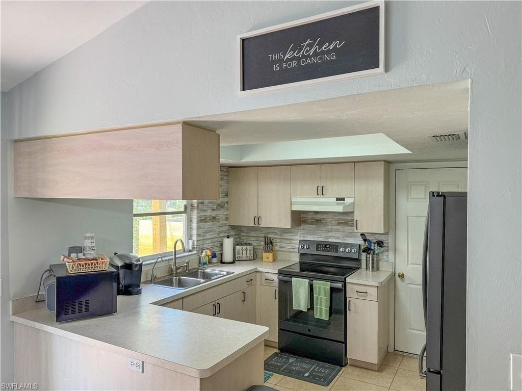 5870 Star Grass Ln, Naples, FL 34116-14