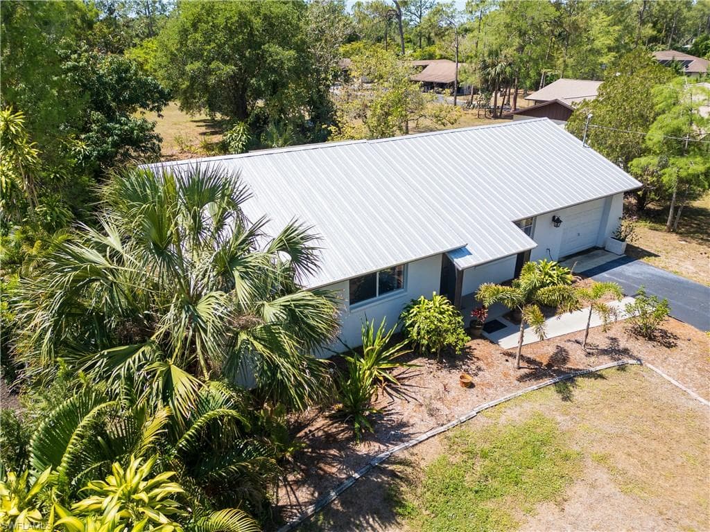 5870 Star Grass Ln, Naples, FL 34116-3