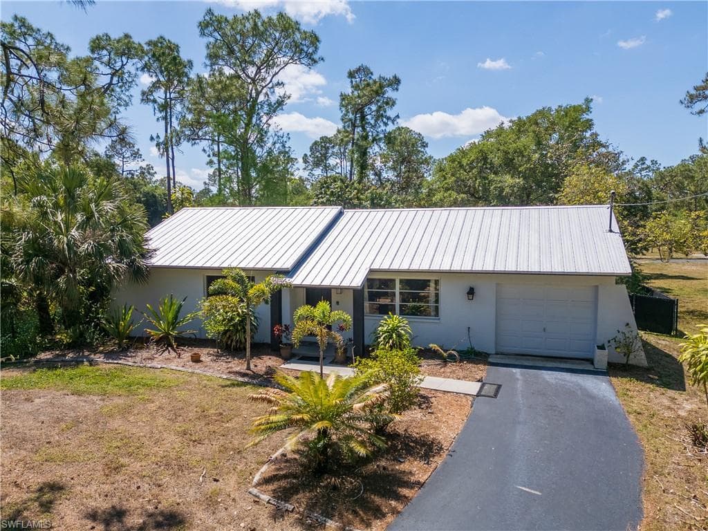 5870 Star Grass Ln, Naples, FL 34116-4