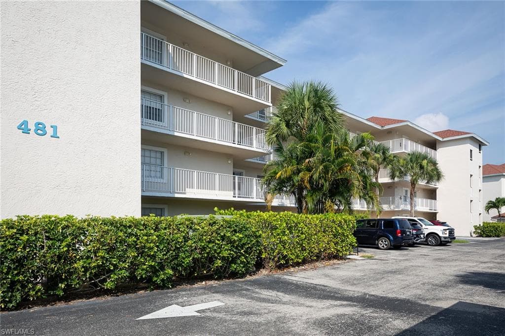 481 Quail Forest Blvd B408, Naples, FL 34105-13