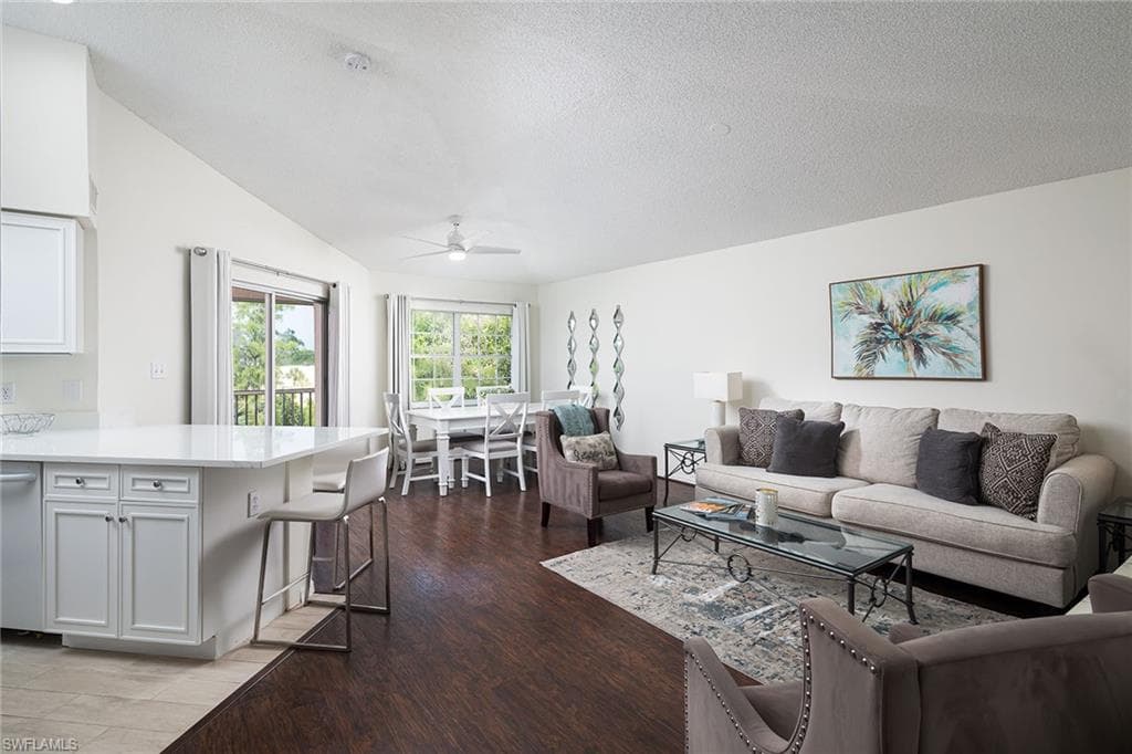 481 Quail Forest Blvd B408, Naples, FL 34105-2