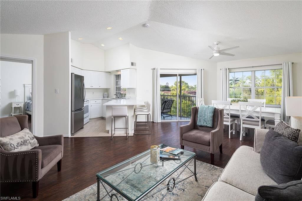 481 Quail Forest Blvd B408, Naples, FL 34105-4