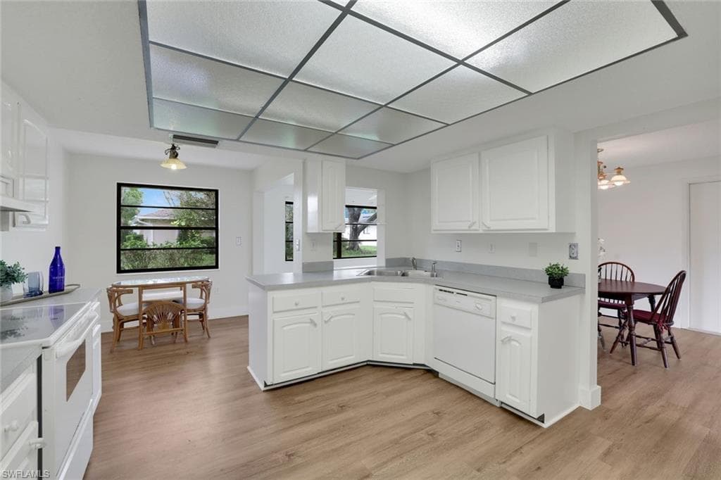 4925 Molokai Dr 16, Naples, FL 34112-9