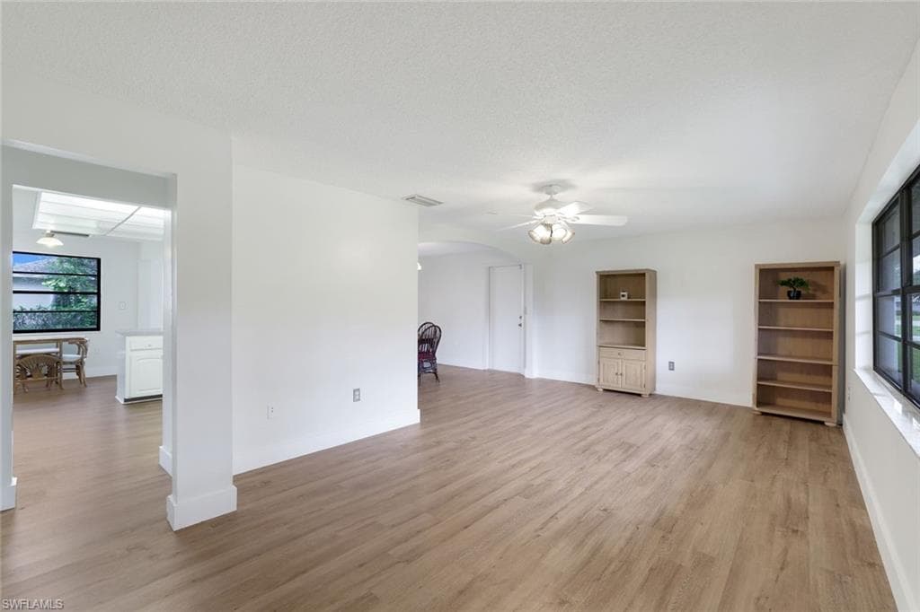 4925 Molokai Dr 16, Naples, FL 34112-5