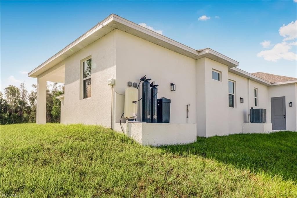 2941 37th Ave NE, Naples, FL 34120-17