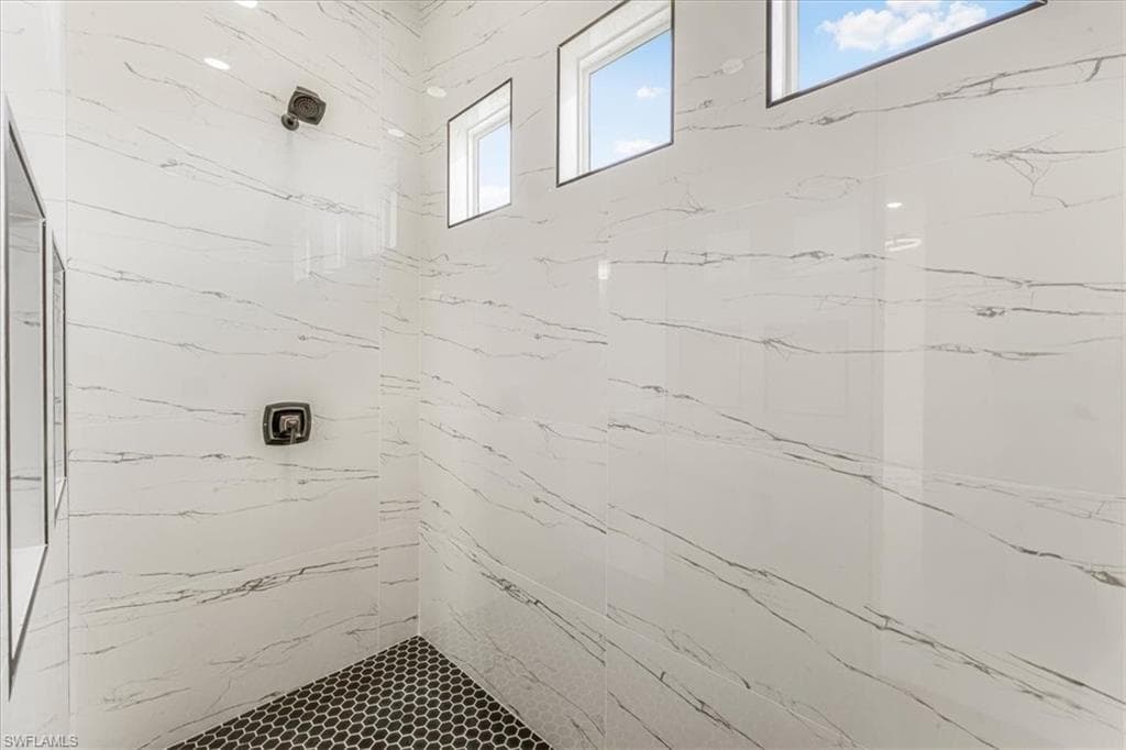 2941 37th Ave NE, Naples, FL 34120-19